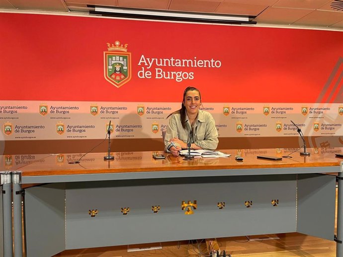 Andrea Ballesteros en la rueda de prensa tras la Junta Local de Gobierno.