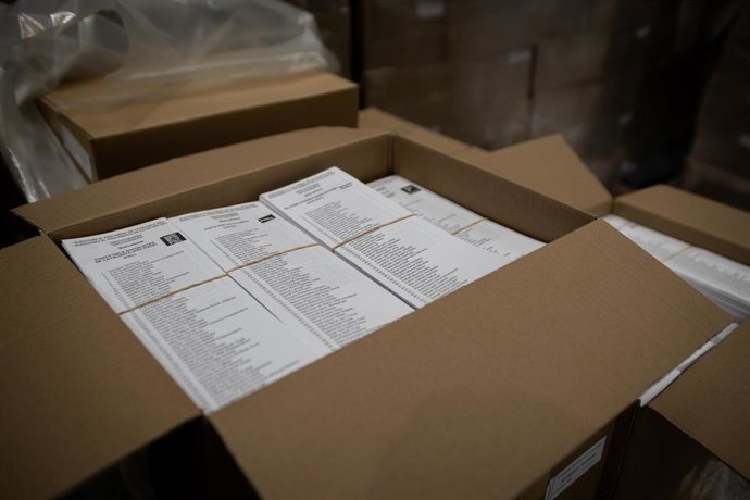 Archivo - Material electoral para los comicios catalanes de 2021. Foto de archivo.