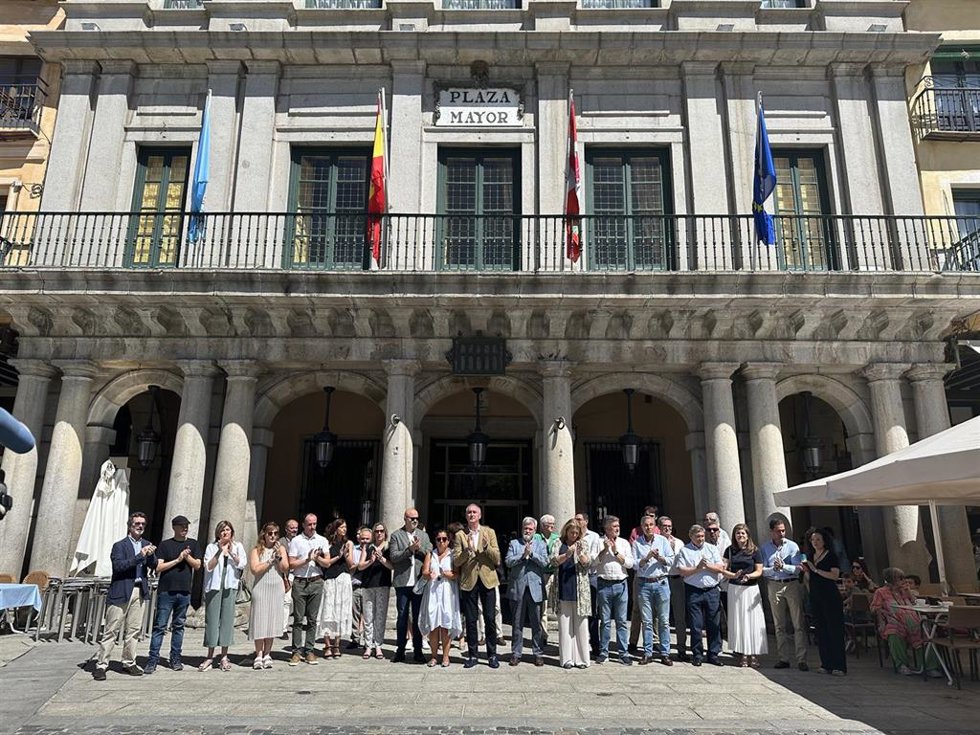Minuto de silencio en homenaje a Miguel Blanco en Segovia.