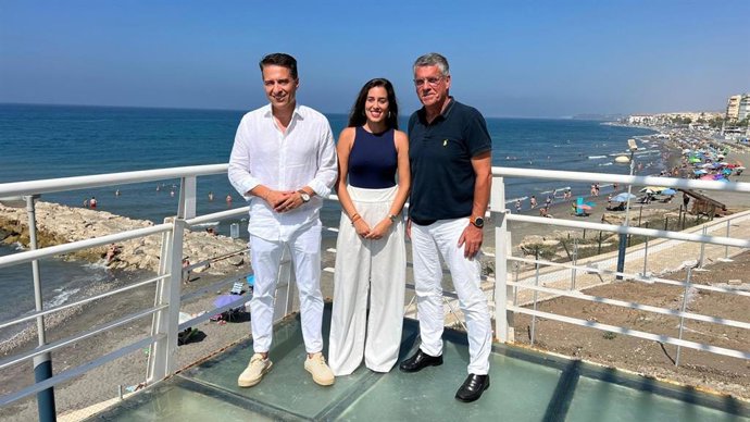 El candidato por el PP de Málaga al Senado José Alberto Armijo visita el municipio malagueño de Torrox junto a el alcalde, Óscar Medina