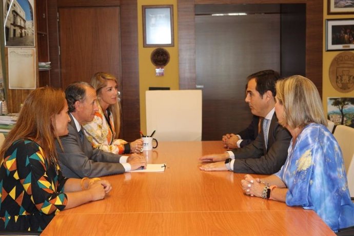 Nieto con el alcalde de Chiclana.