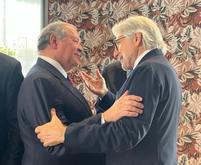 El ministro de Economía y del Mar del gobierno portugués, António Costa Silva, y el presidente de Foment del Treball, Josep Sánchez Llibre.