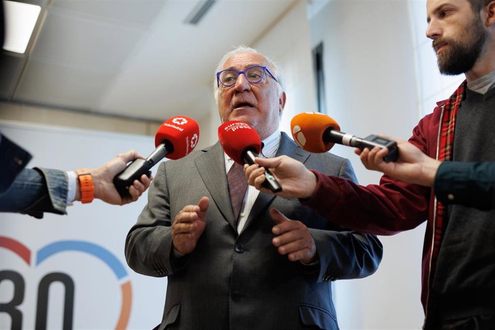 Archivo - El director general de Tráfico, Pere Navarro, atiende a medios tras valorar los datos de siniestralidad vial del inicio de la Semana Santa 2023, a 4 de abril de 2023, en Madrid (España).