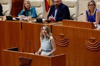 Guardiola aspira en su gobierno de PP y Vox a "cuatro años de lealtad", que "no debe ser confundida con la sumisión"