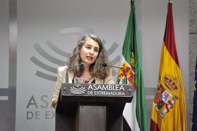 La portavoz de Unidas por Extremadura, Irene de Miguel, valora el discurso de investidura de María Guardiola 