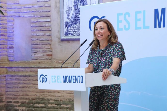 La presidenta del PP de Málaga, Patricia Navarro, en un acto en Antequera