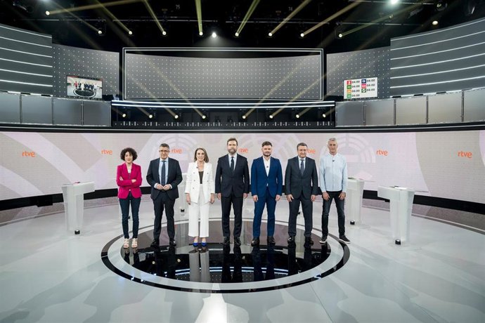 (I-D) La portavoz de Sumar, Aina Vidal, el portavoz del PSOE, Patxi López, la portavoz del PP, Cuca Gamarra, el portavoz de Vox, Iván Espinosa de los Monteros, el portavoz de ERC, Gabriel Rufián, el portavoz de PNV, Aitor Esteban, y el portavoz de EH Bi