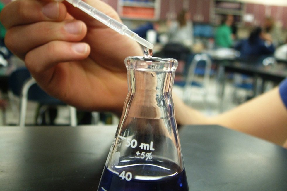 Archivo - Química, investigación, investigadores