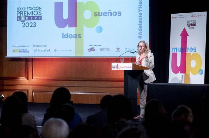 La vicepresidenta primera del Gobierno y ministra de Asuntos Económicos y Transformación Digital, Nadia Calviño, preside el acto de entrega de los XXXII Premios FEDEPE, en el Instituto Cervantes, a 12 de julio de 2023, en Madrid (España). 