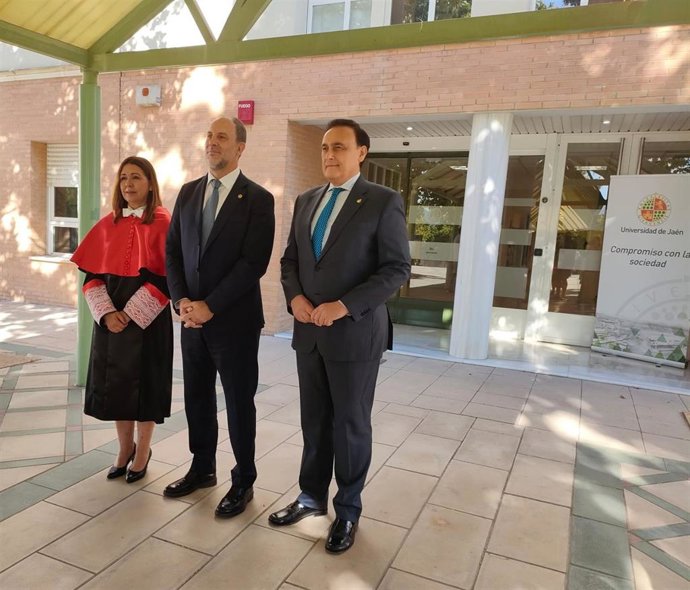 María José Carazo, Nicolás Ruiz y José Carlos Gómez Villamandos.