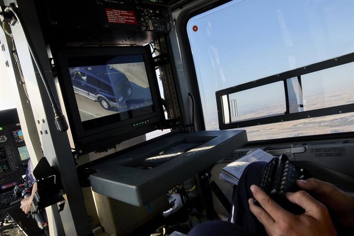 Archivo - Vista de un turismo circulando desde uno de los helicópteros Pegasus de la DGT