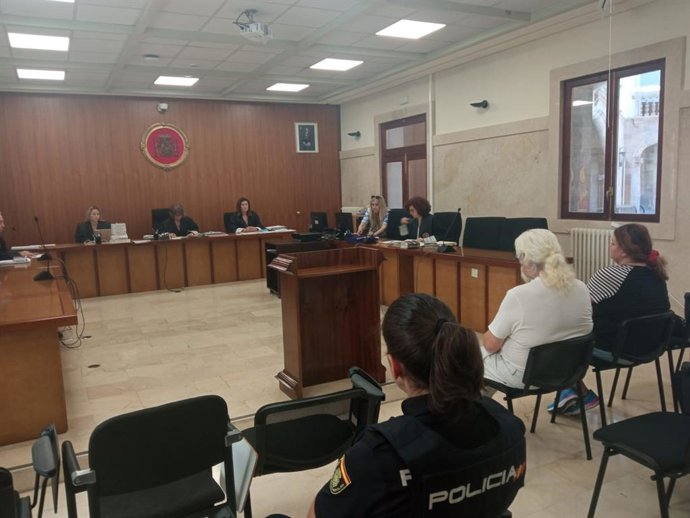 El condenado, durante el juicio.