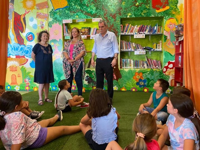 El delegado territorial de Desarrollo Educativo y Formación Profesional de la Junta en Córdoba, José Francisco Viso, visita el CEIP Alcalde Jiménez Ruiz.
