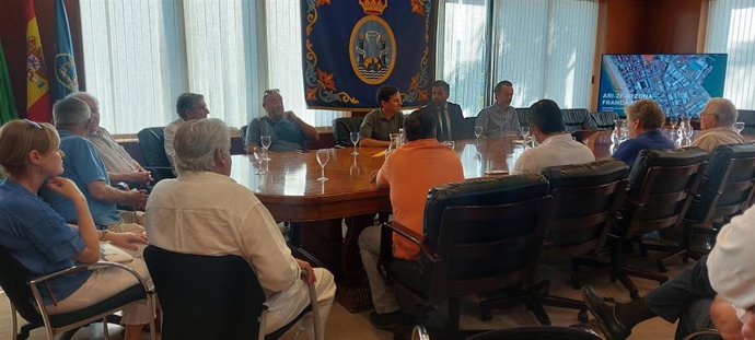 Reunión en Zona Franca sobre Navalips.