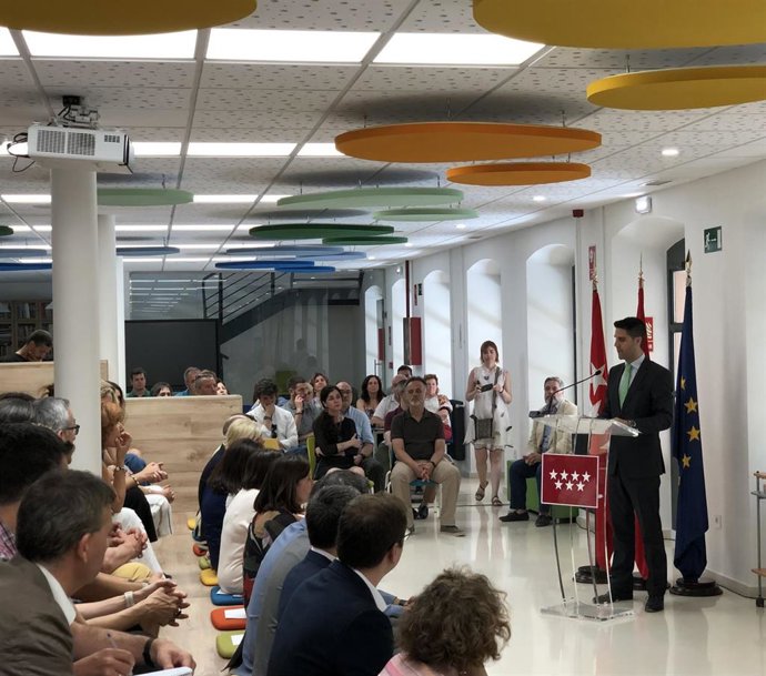 Emilio Viciana clausura un curso de formación del profesorado en el Ismie.