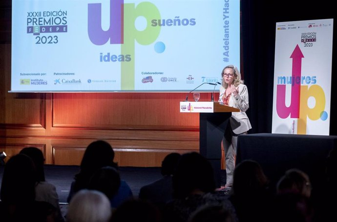 La vicepresidenta primera del Gobierno y ministra de Asuntos Económicos y Transformación Digital, Nadia Calviño, preside el acto de entrega de los XXXII Premios FEDEPE, en el Instituto Cervantes, a 12 de julio de 2023, en Madrid (España). Los premios de