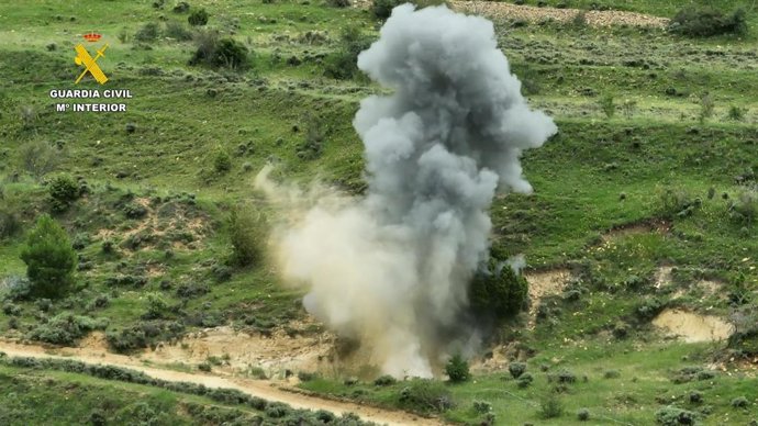 Explosión controlada por parte de TEDAX para neutralizar el artefacto.
