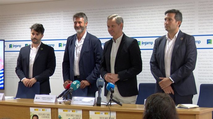 Presentación del programa Patios abiertos 'En plan bien' en la Fegamp en Santiago