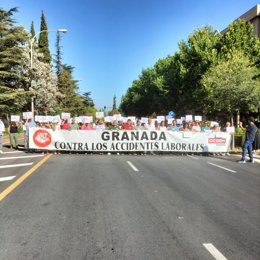 Concentración por la muerte de un trabajador en Granada.