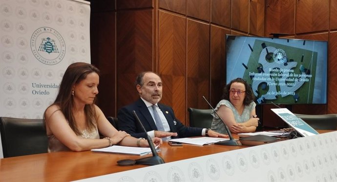 Presentación del informe 'Inserción laboral de las personas tituladas en la Universidad de Oviedo (curso 2021-2022)'.