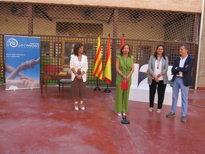La alcaldesa de Zaragoza, Natalia Chueca, visita la Fundación La Caridad, que hoy cumple 125 años.
