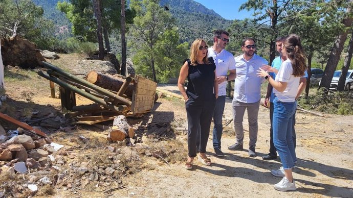 Mayte Pérez visita la zona de Albalate del Arzobispo.