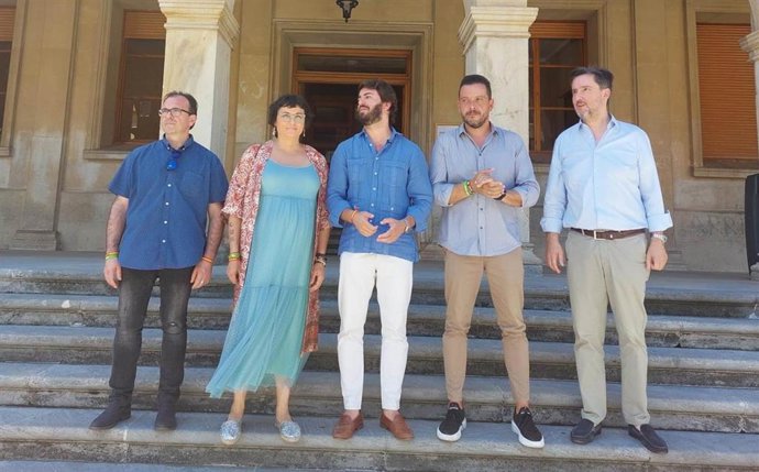 García-Gallardo, con los dirigentes de Vox en Soria.