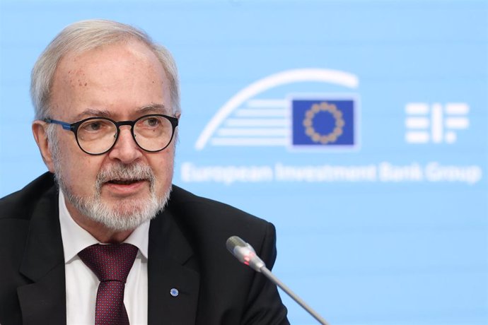 Archivo - 02 February 2023, Belgium, Brussels: Werner Hoyer, President of the European Investment Bank, speaks during the European Investment Bank (EIB) annual press conference. Photo: -/European Council/dpa