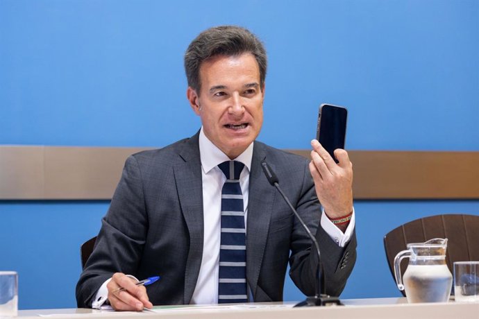 El consejero municipal de Urbanismo e Infraestructuras, Víctor Serrano,