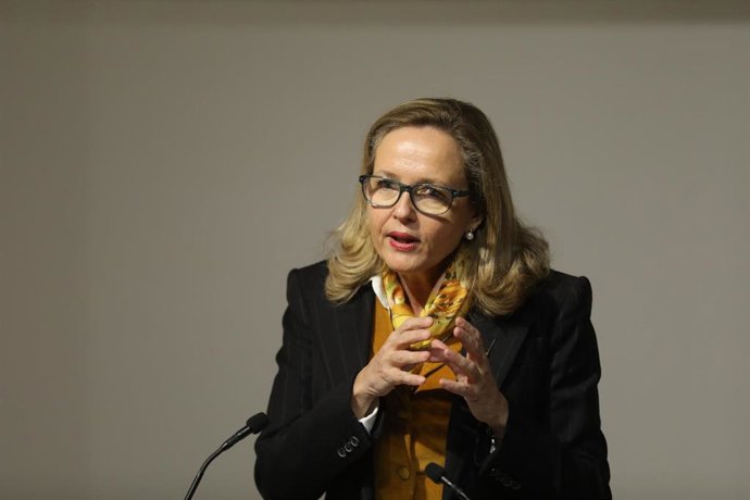 Archivo - La vicepresidenta primera del Gobierno y ministra de Asuntos Económicos y Transformación Digital, Nadia Calviño,  a 3 de febrero de 2022, en Madrid (España).