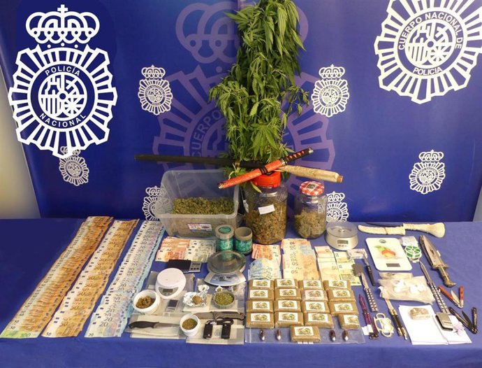 Droga y dinero intervenido en la operación 'Mechanic' en Salamanca