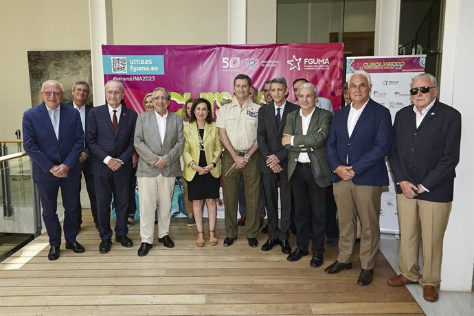 La ministra de Defensa, Margarita Robles, ha participado en la última jornada de los cursos de verano de la Unviersidad de Málaga.