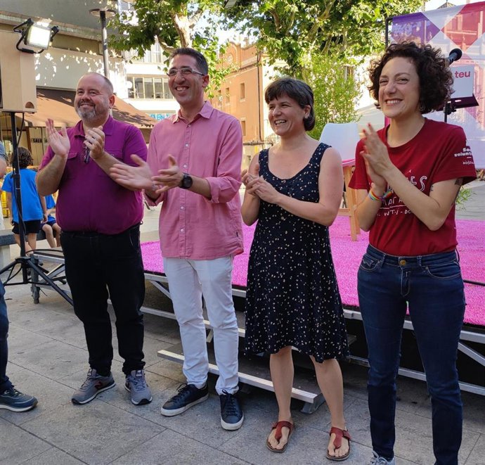 La cabeza de lista de Sumar-En Comú Podem al Congreso por Barcelona, Aina Vidal, junto con Joan Mena, Sergi Morales y Gala Pin