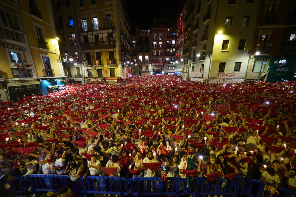 Final de las fiestas de San Fermín 2023 con el cántico Pobre de mí
