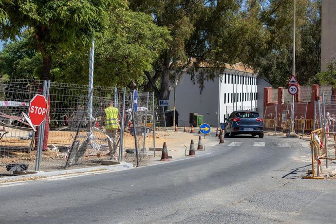 Obras en la avenida Manuel Siurot de la capital onubense.
