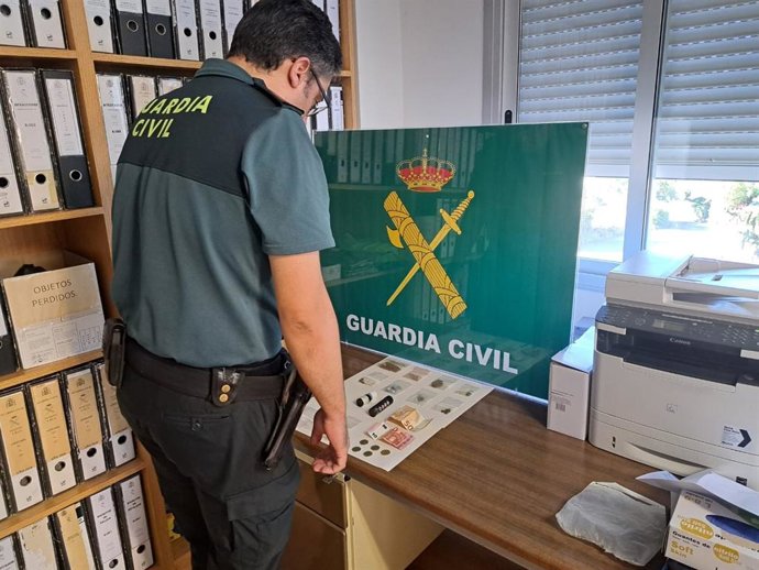 Material intervenido a un joven de 19 años en A Rúa (Ourense).