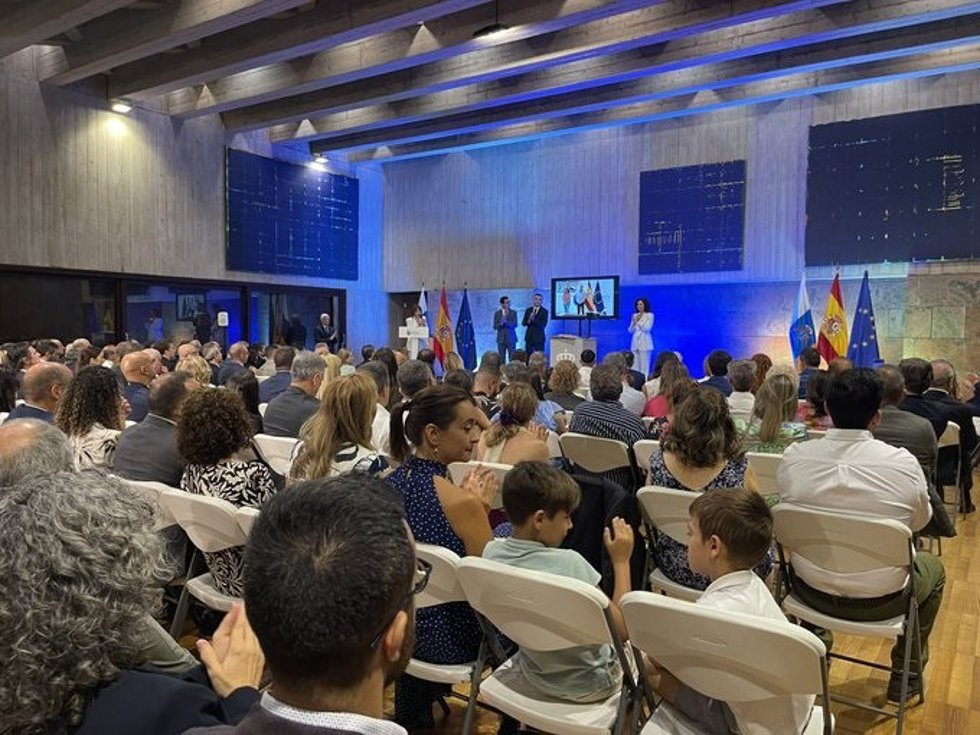 El vicepresidente de Canarias y el resto de consejeros toman posesión de sus cargos y este lunes será el primer Consejo