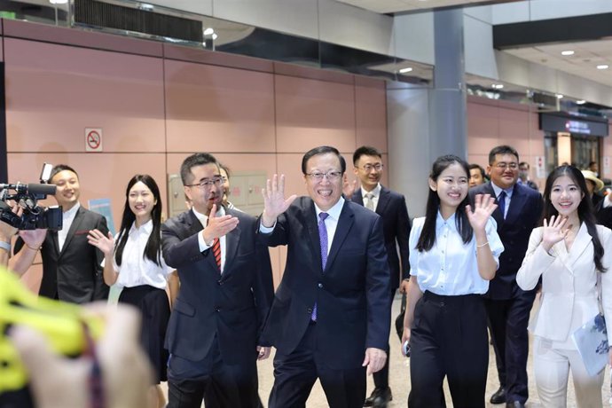 Delegación de estudiantes chinos llegan a Taiwán 