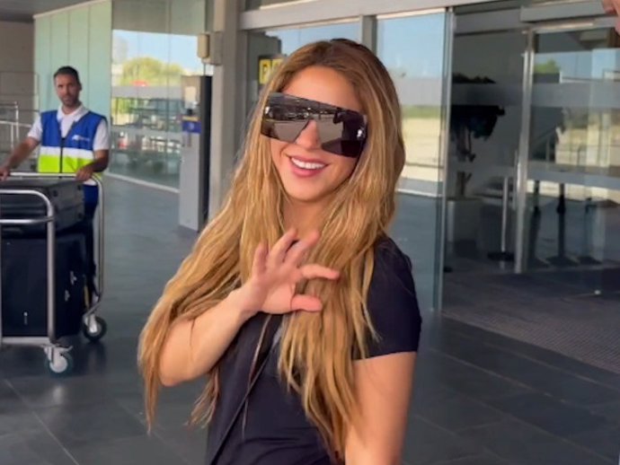 Shakira saliendo del Aeropuerto de Barcelona-El Prat