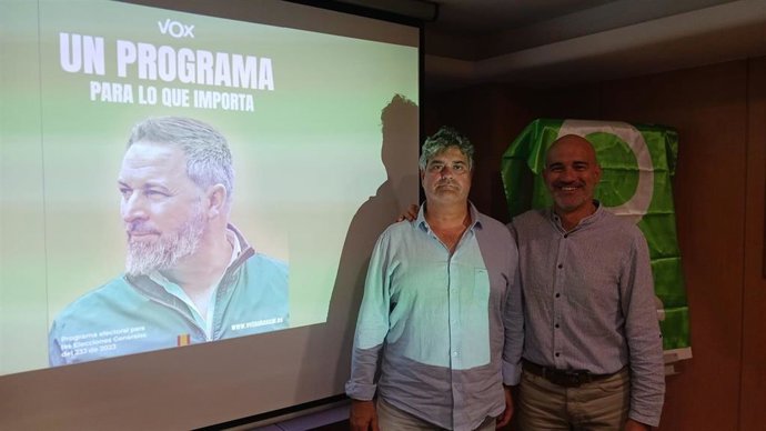 Eduardo Gutiérrez de Cabiedes junto al candidato número 3 al Congreso por Navarra, José María García