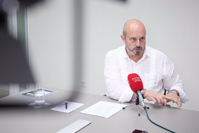 El cabeza de lista del PP al Senado por Madrid y vicesecratario de Coordinación Autonómica y Local del PP, Pedro Rollán, en una entrevista con Europa Press.