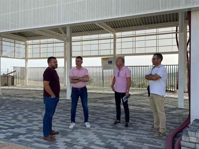 Visita técnica a las obras para la construcción de cinco pistas de petanca en Peal de Becerro