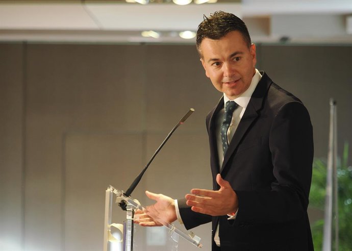 Archivo - El ministro de Industria, Comercio y Turismo, Héctor Gómez, interviene durante unas jornadas del diario El Mundo, en el AC Hotel Palacio  Santa Ana, a 24 de abril de 2023, en Valladolid, Castilla y León (España).