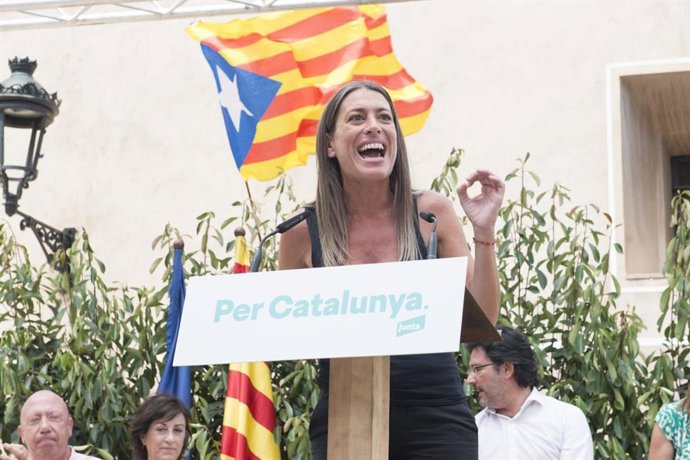 La candidata de Junts al Congreso, Míriam Nogueras, en el mitin central del partido en Amer (Girona)