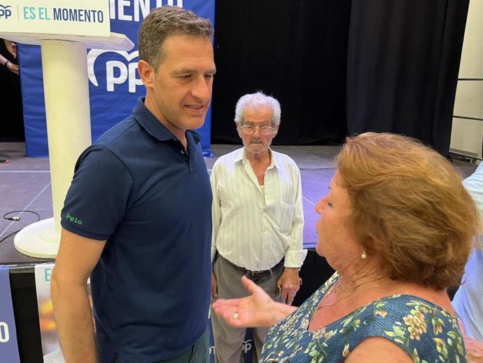 El candidato del PP  al Congreso  por Almería Miguel Ángel Castellón  en Turre