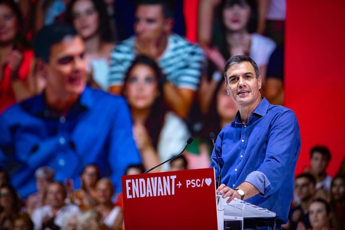 El presidente del Gobierno de España y secretario general del PSOE, Pedro Sánchez, interviene en un mitin electoral, en el Palacio de Congresos, a 16 de julio de 2023, en Barcelona, Catalunya (España). 