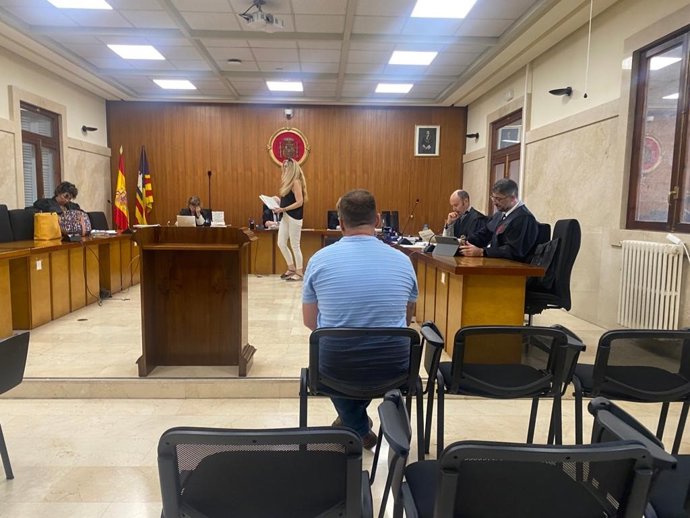 El acusado, durante el juicio.