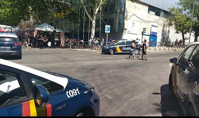 Cinco detenidos por atacar la caseta de Vox en las fiestas de Vallecas lanzándoles sillas