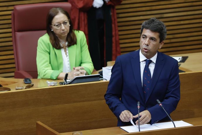 Carlos Mazón durante su jura de cargo