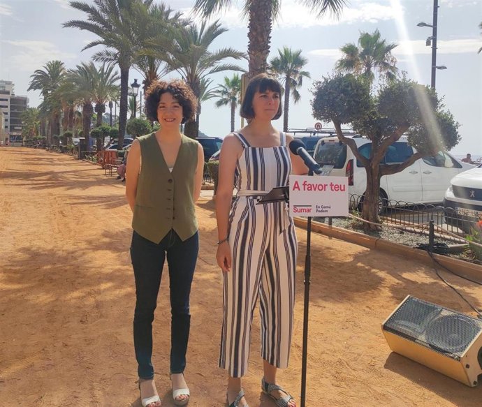 La cabeza de lista de Sumar-En Comú Podem al Congreso por Barcelona, Aina Vidal, junto con la número 1 al Congreso por Girona, Júlia Boada.